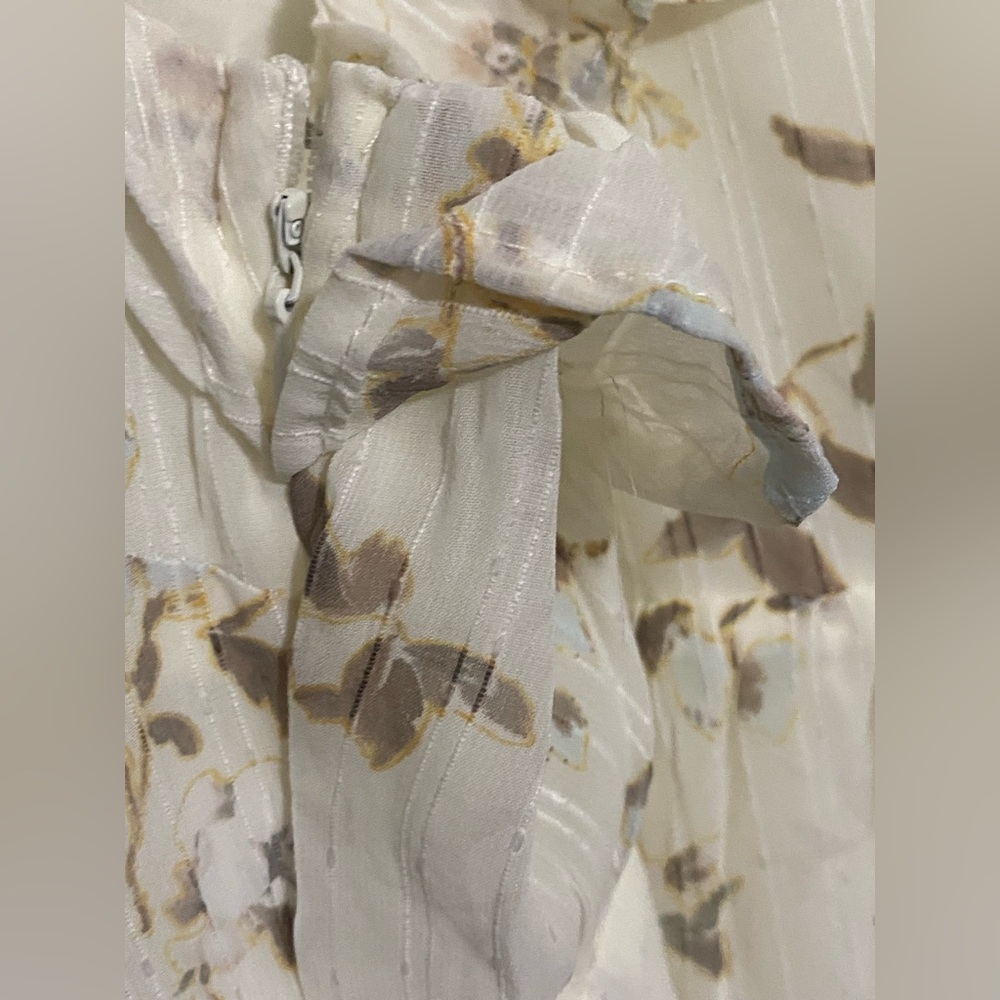 NWT.. WOMENS AND NOW THIS FLORAL RUFFLE DRESS - Picture 14 of 14